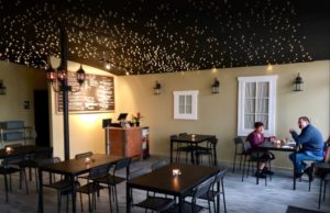 Patty's Place - Vashon Island Restaurant - interior